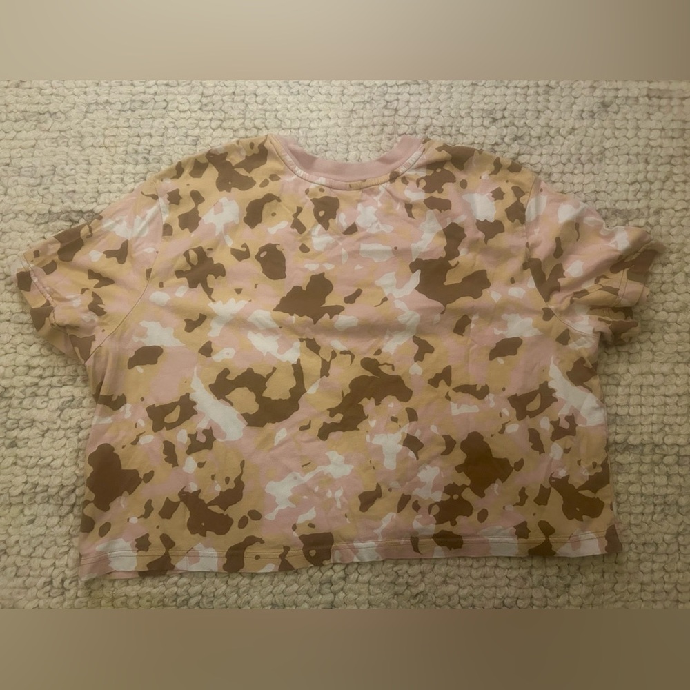 Nike women’s Camo crop top - Picture 3 of 5